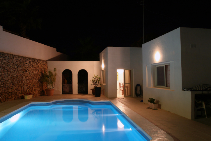 Pool Lighting Tips for in and Around Your Pool